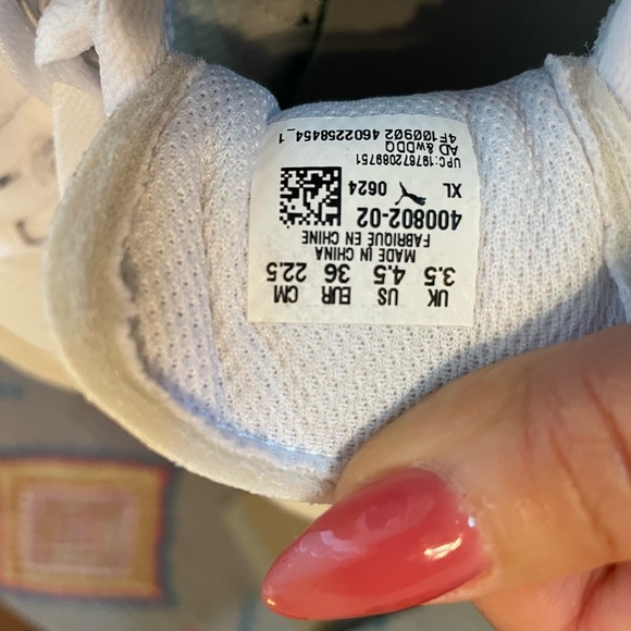 PUMA kids NEW IN BOX - Picture 4 of 7